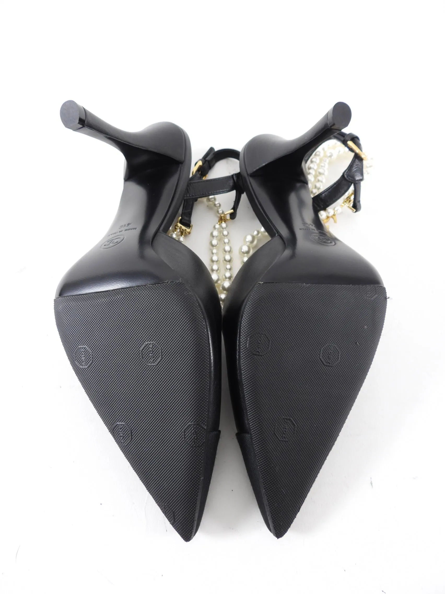 Chanel Black Leather and Fabric Cap Toe Pearl High Heels - 40C