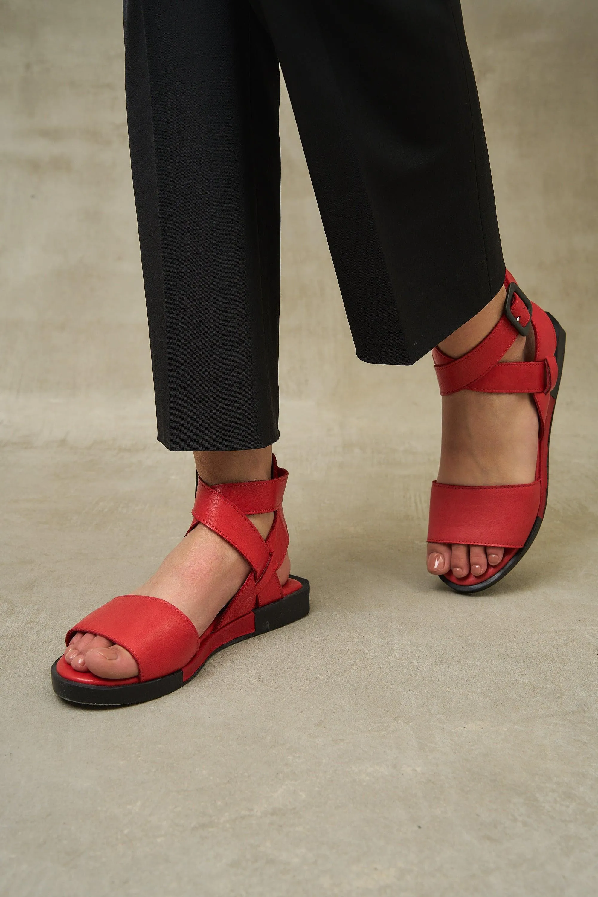 Kria Cross Strap Pastel - White