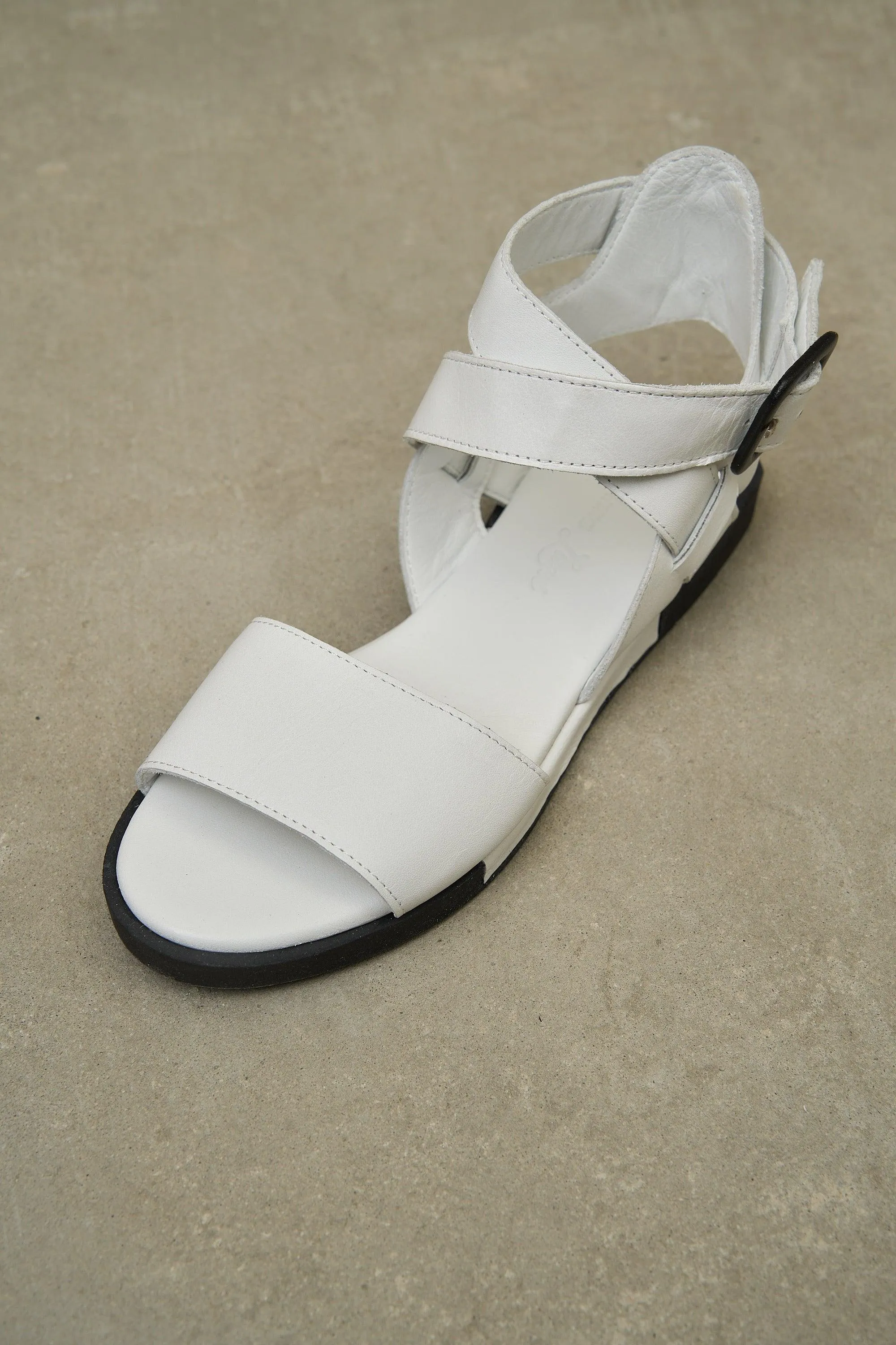 Kria Cross Strap Pastel - White