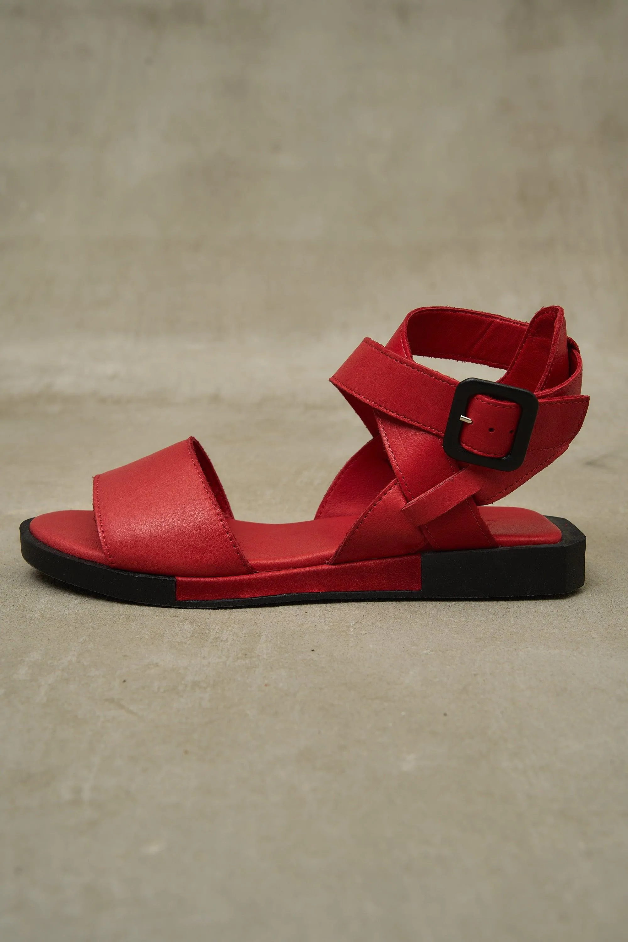 Kria Cross Strap Pastel - White