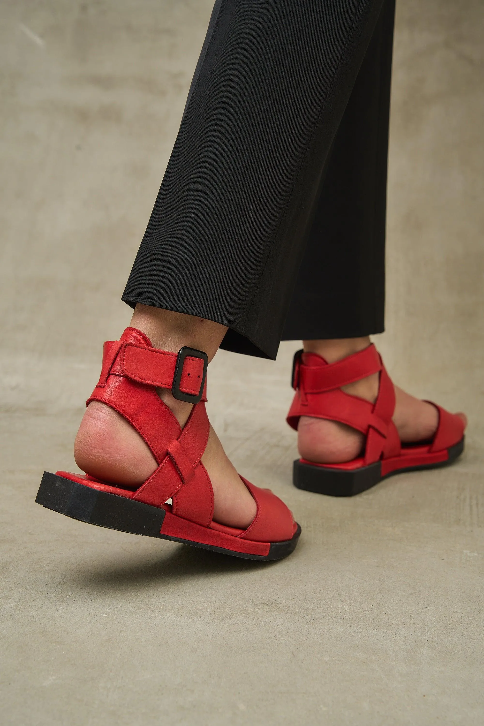 Kria Cross Strap Pastel - White