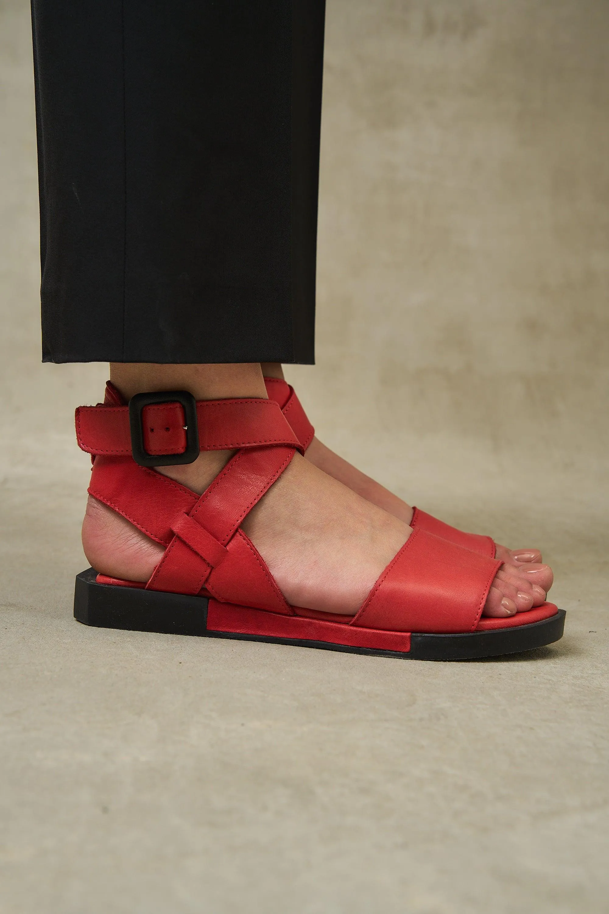 Kria Cross Strap Pastel - White