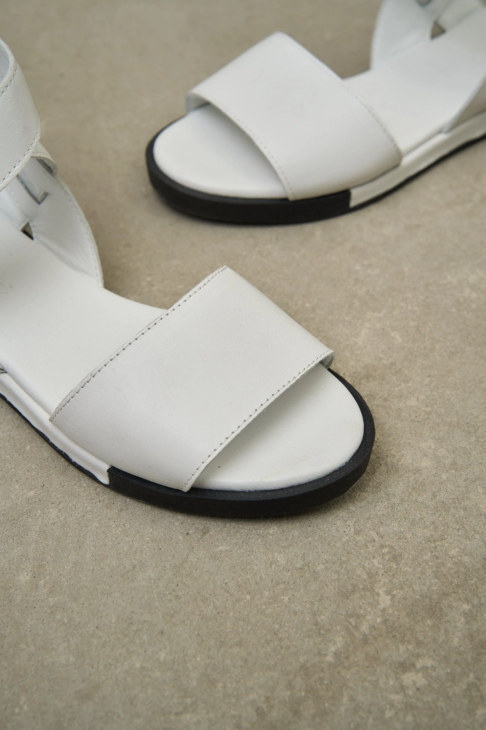 Kria Cross Strap Pastel - White