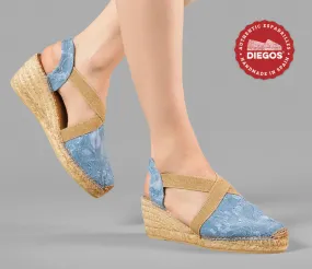 Traditional blue Belen