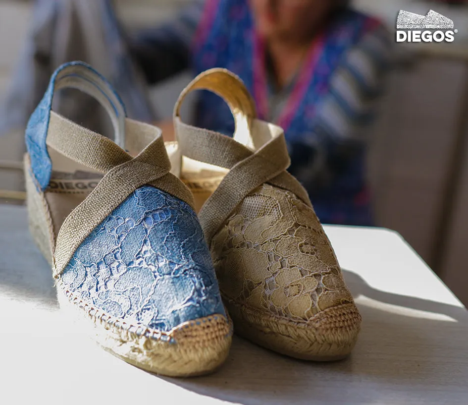 Traditional blue Belen