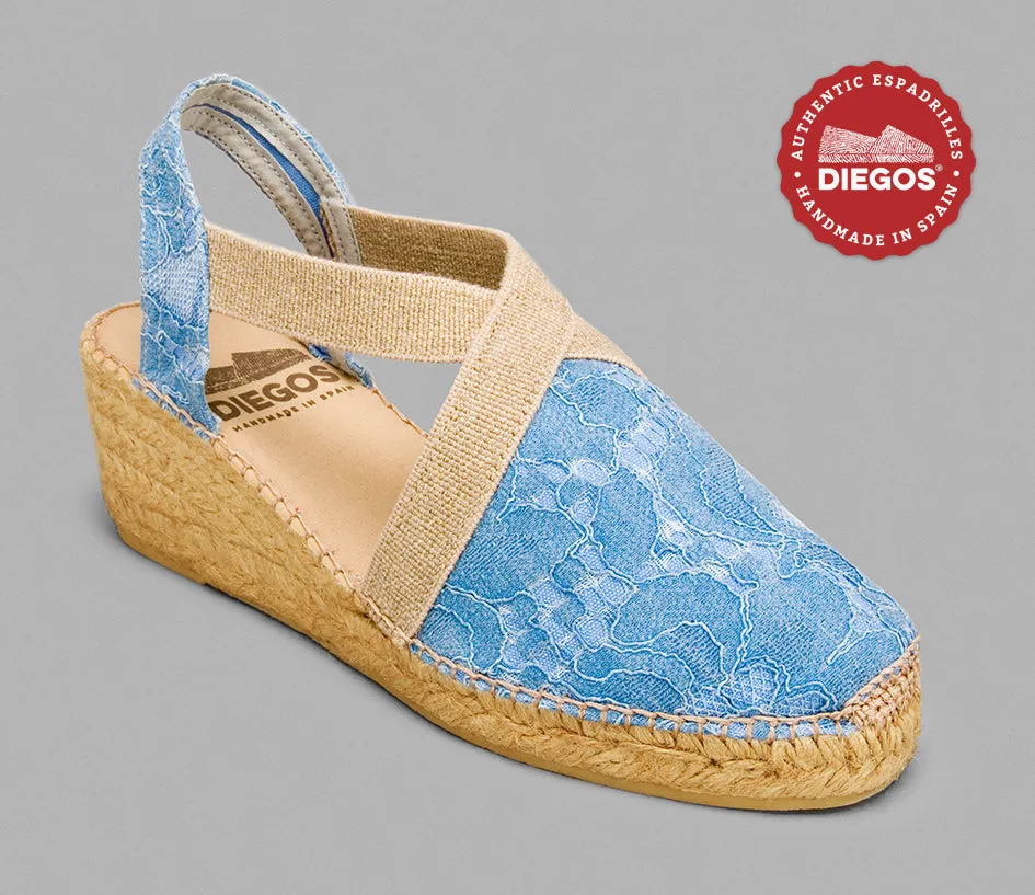 Traditional blue Belen